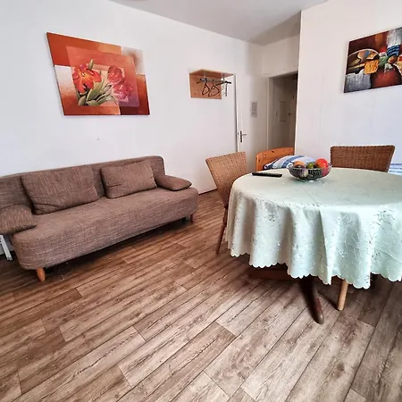 Monteurwohnungen Santos Lerch *