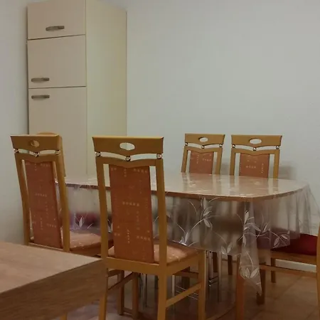 Monteurwohnungen Santos Lerch *
